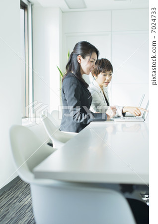 career woman career woman 7024733