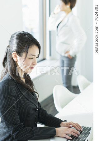 career woman career woman 7024803