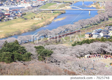 Tohoku main line going along the Shiraishi River Tohoku main line going along the Shiraishi River 7025748
