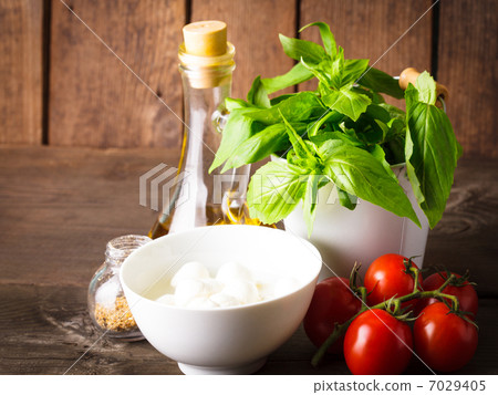 Italian ingredients Italian ingredients 7029405