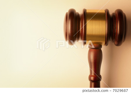 brown gavel 7029687