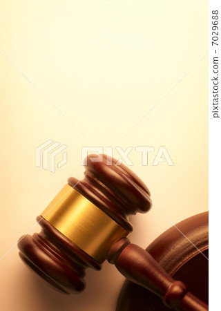 brown gavel 7029688