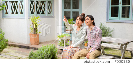 A couple in the garden 7030580