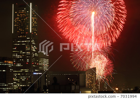 Kanagawa newspaper fireworks display 2012 multiple exposure 7031994