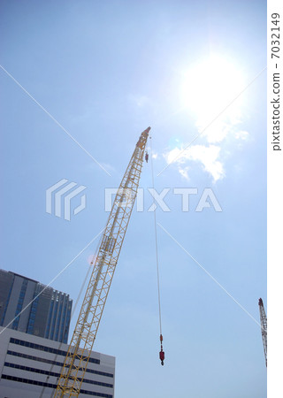 起重機和太陽 7032149