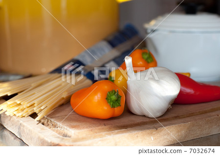 意大利面和迷你辣椒粉 7032674