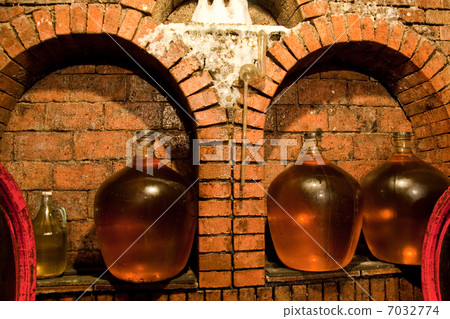 wine barrels 7032774