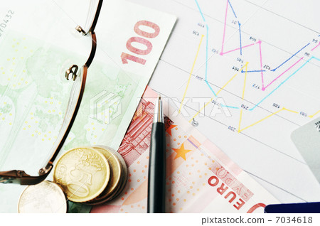 glasses and money glasses and money 7034618