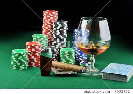 drink and playing cards 7035722
