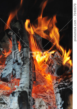 Bright flame 7040070