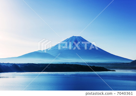 從本栖湖看到的富士山 從本栖湖看到的富士山 7040361