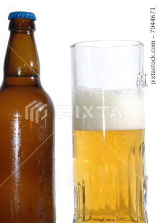 beer bottle and mug 7044671
