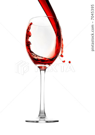 red wine pour into glass 7045395