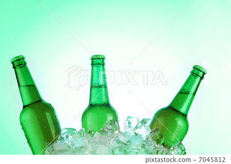 green bottles green bottles 7045812