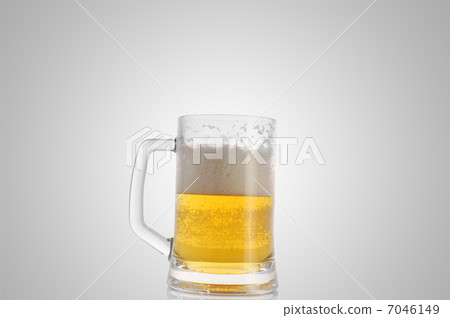 beer in mug 7046149
