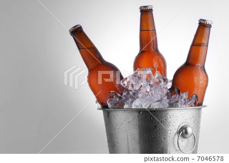 beer bottles beer bottles 7046578