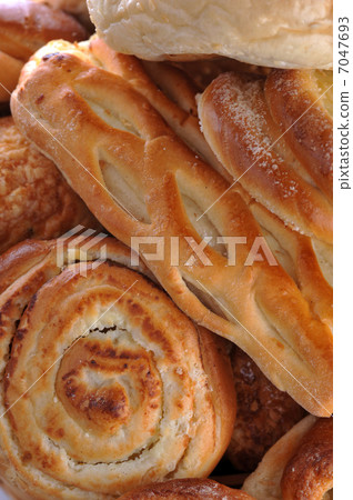 fresh baked bread 7047693