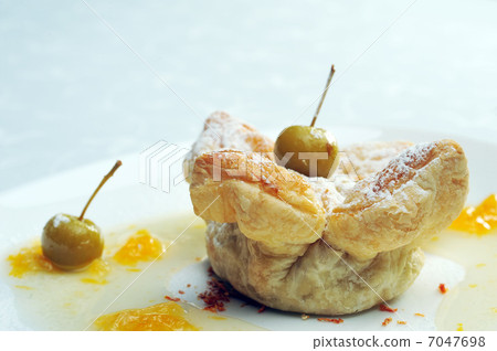 cake with syrup cake with syrup 7047698