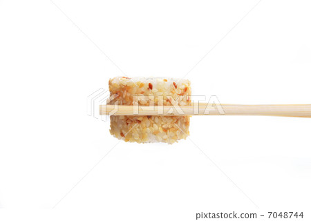 sushi rolls 7048744