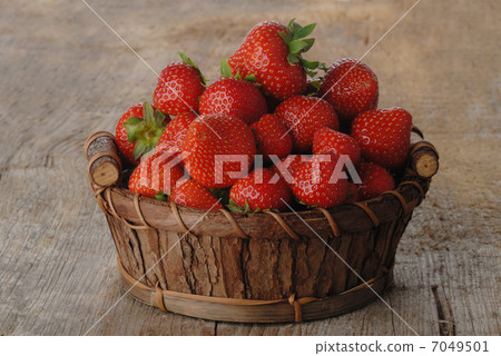 Basket of strawberries 7049501