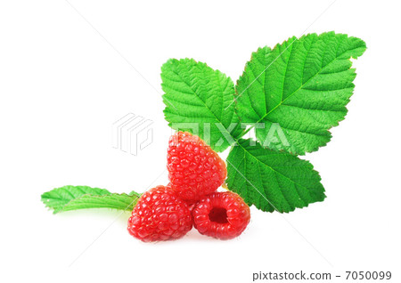 Ripe red raspberries Ripe red raspberries 7050099
