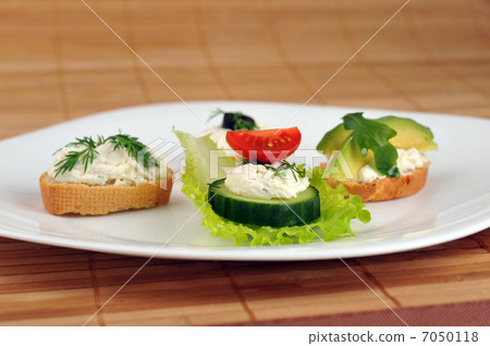 small sandwich 7050118