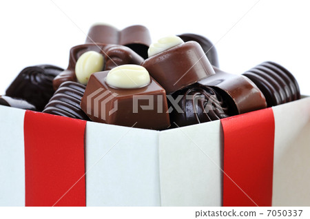 different chocolate in box 7050337