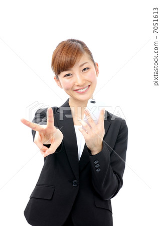 Business woman to piece with a smartphone Business woman to piece with a smartphone 7051613