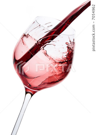 pouring red wine 7054962