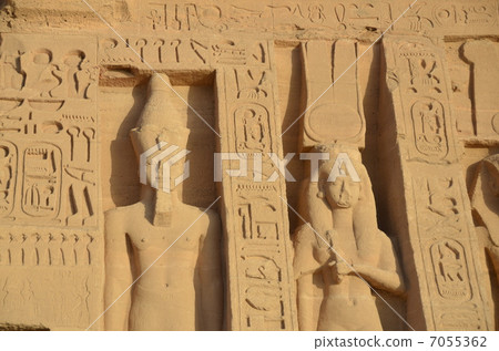 Ramesses II of the Abu Simbel small temple and Nefertari statue Ramesses II of the Abu Simbel small temple and Nefertari statue 7055362