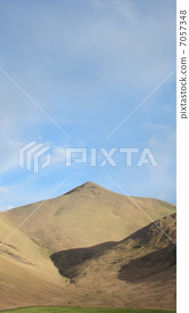 美國西部的2號山脈 7057348