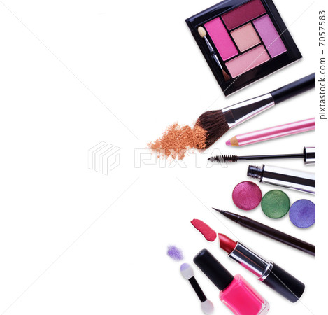 一套化妝品。複製可用空間。 7057583