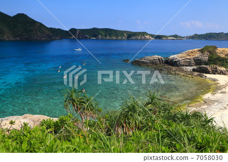Sea of the Kerama Is. / Tokashiki Island 7058030