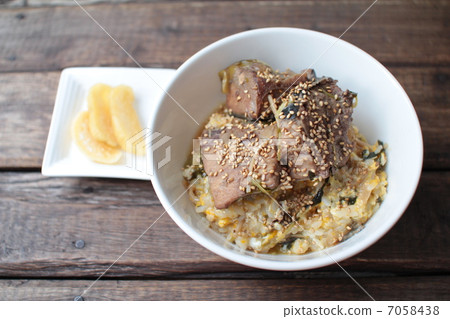 吃完鰤魚鍋後，加了鰤魚骨的粥 7058438