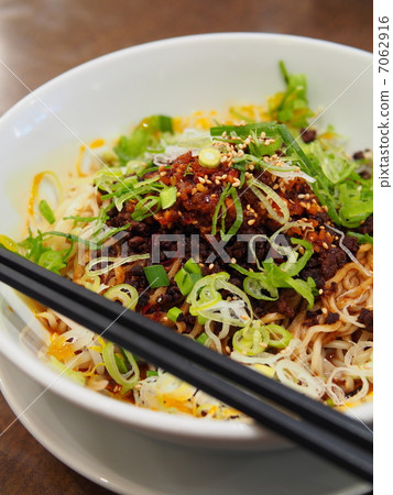 No-juice bearing noodles No-juice bearing noodles 7062916