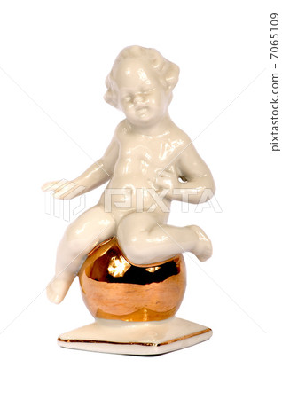 sculpture from porcelain 7065109