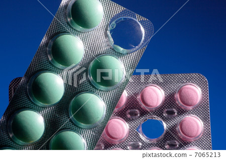 Pink and green tablets 7065213