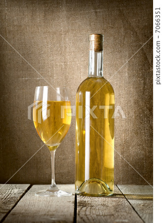 Dessert wine and glass on the canvas Dessert wine and glass on the canvas 7066351