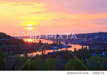Crimean ancient fortress sunset view (Ukraine) Crimean ancient fortress sunset view (Ukraine) 7066574