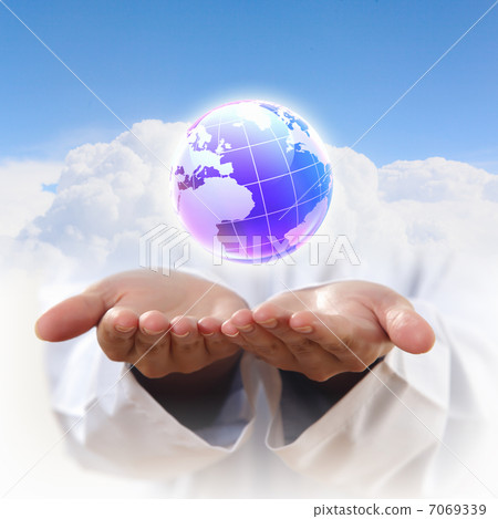 planet system in your hands 7069339