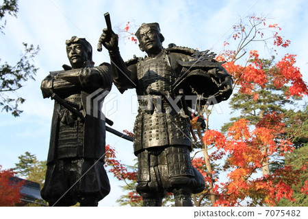 松賀美aki公園的“上杉景勝直江惠”雕像 松賀美aki公園的“上杉景勝直江惠”雕像 7075482