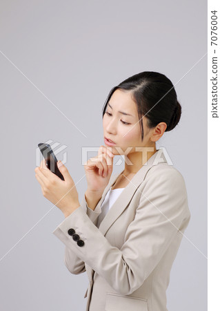 智能手機·陷入困境的女商人 7076004