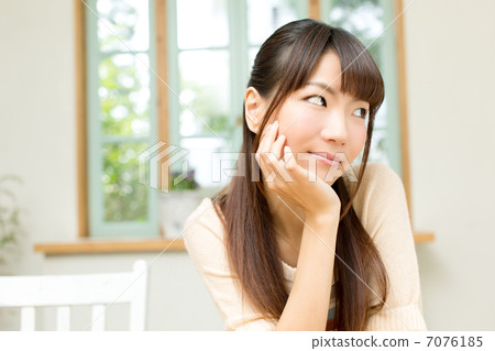 Refreshing women Refreshing women 7076185