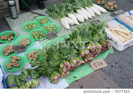 Morning market vegetables 7077363