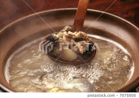 Soup with hot pot 7078808