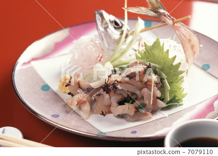 Seared horse mackerel 7079110