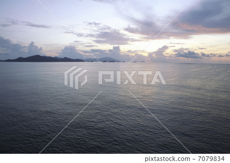 馬六甲海峽黎明天空 馬六甲海峽黎明天空 7079834