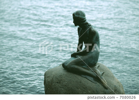 The statue of the Little Mermaid The statue of the Little Mermaid 7080026