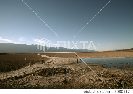 America's lowest point of sea level 7080312