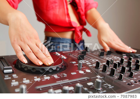 dj mixer 7087983